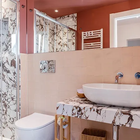 فندق مبيت وإفطار La Lu Cozy 2 2*